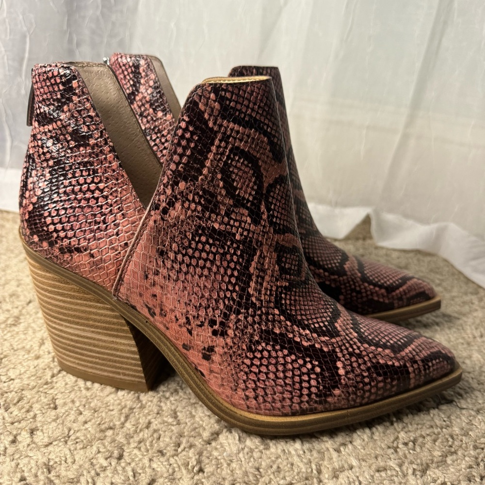 Vince Camuto boots